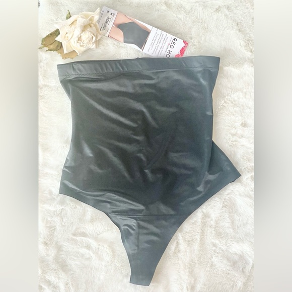 New w/tags SPANX HIGH WAIST THONG FOR TUMMY, HIP AND SIDE CONTROL W/O pantylines - Picture 2 of 5